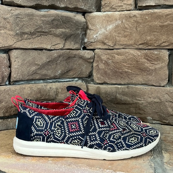 Toms Shoes - Toms Del Ray‎ Sneakers / Boho Aztec Print / SZ 8